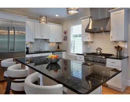 584 E 3rd St #7