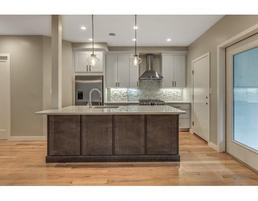 584 E 3rd St #7