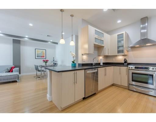 152 Old Colony Ave #7