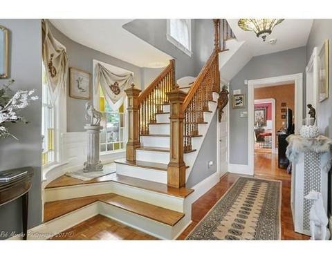 41 Tudor St