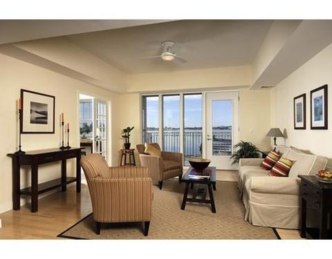 142 Pleasant St #12