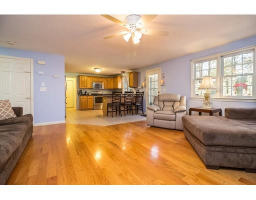 39 Russell Mills Rd