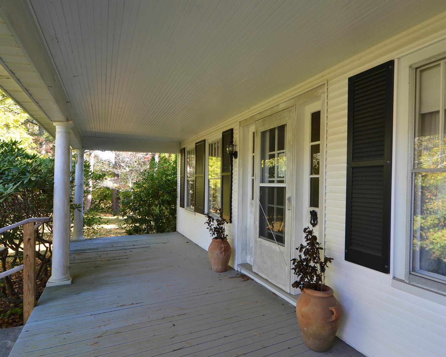 198 Carriage Shop Rd