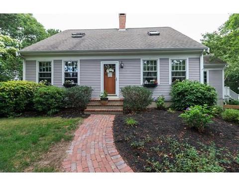 8 Naushon Rd
