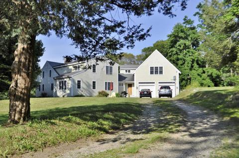 8 Naushon Rd