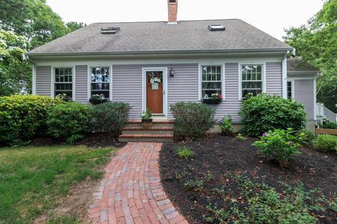 11 Bay Cliff Cir