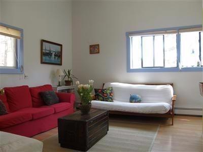 9 Edwards Ave #E2