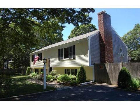 89 Wayland Rd