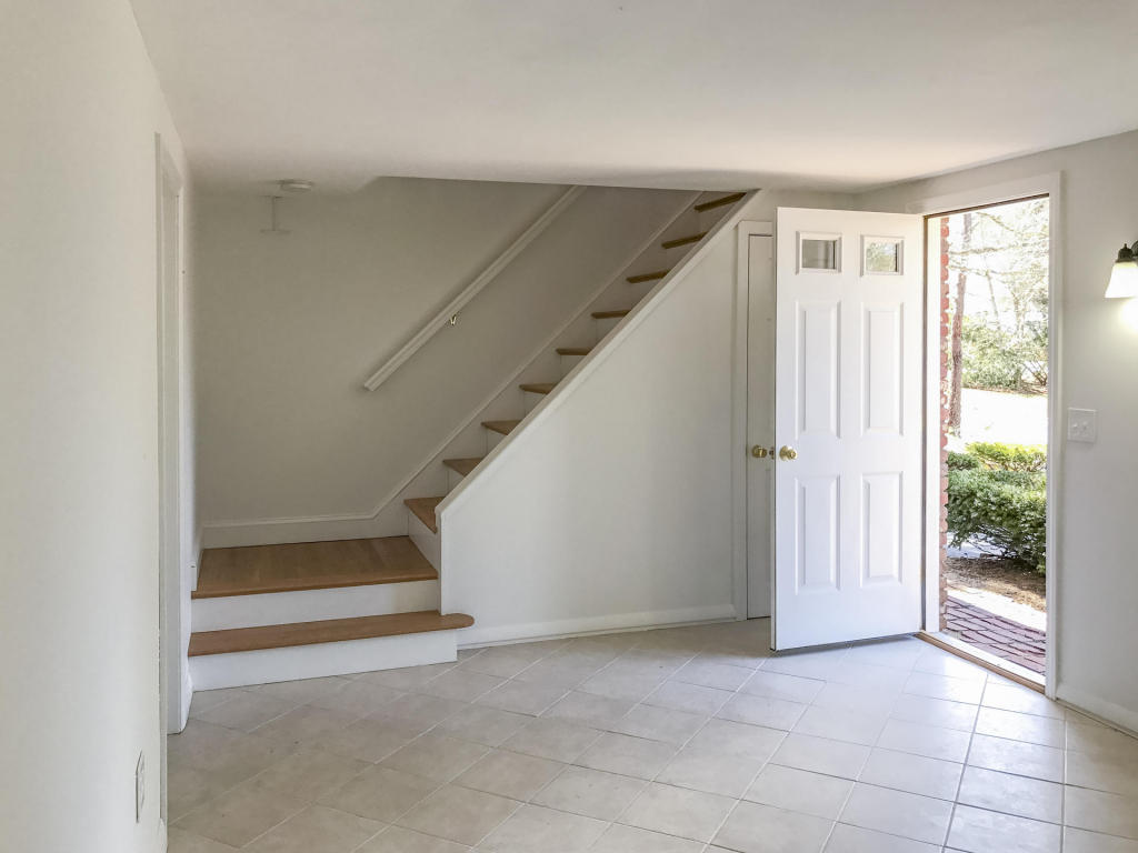 18 Old Heritage Way