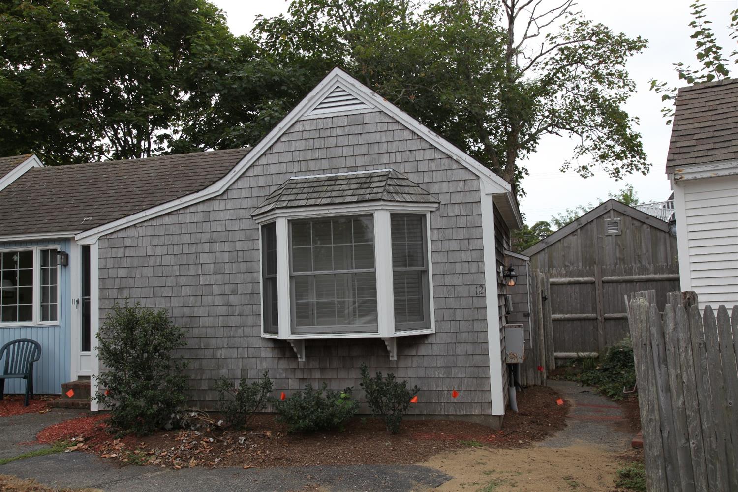77 Bank St #12