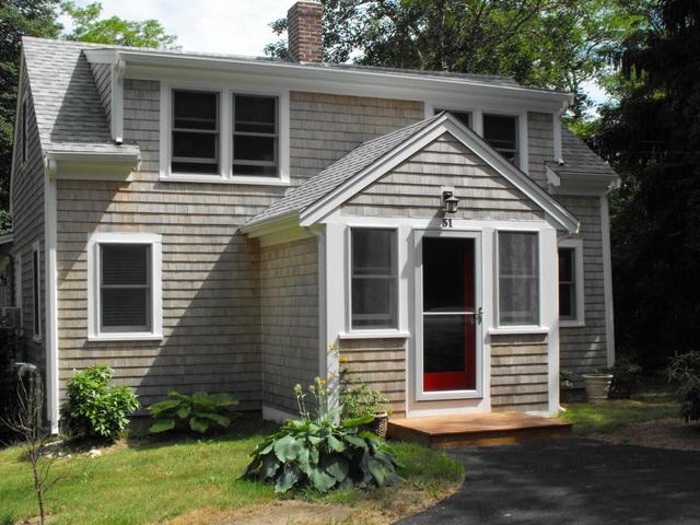 51 Hopkins Ln