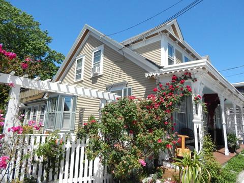 590 Commercial St #B