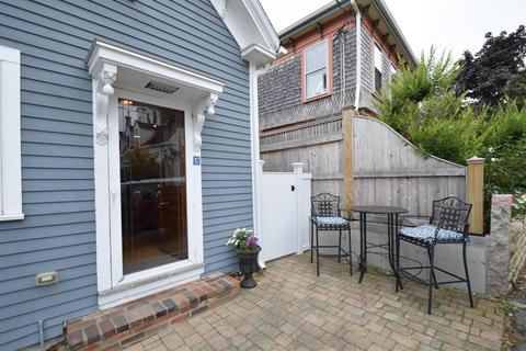 590 Commercial St #B