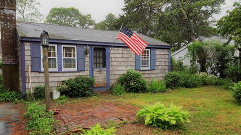 128 Sea St #11