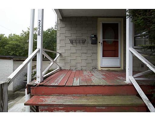 252 S Main St