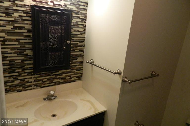 1044 Bannister Cir