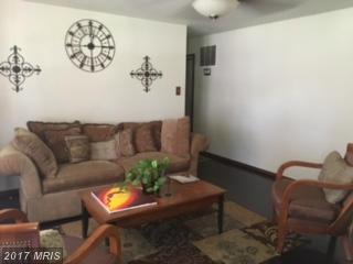 2126 Boxwood Cir