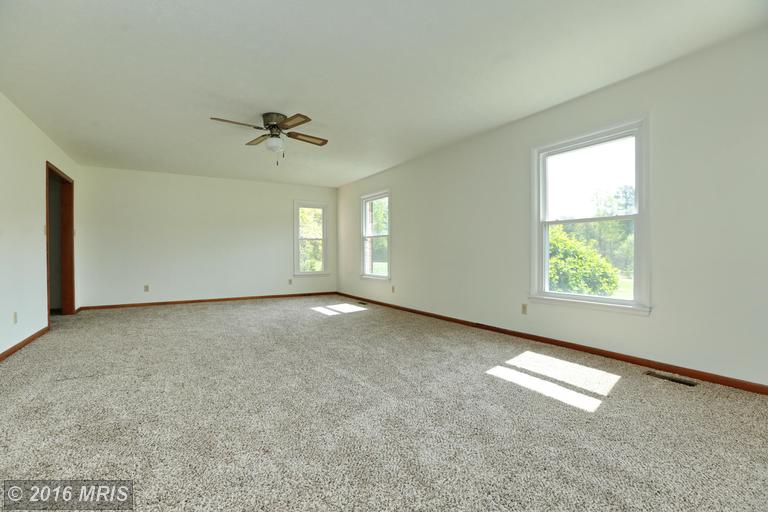 43425 Leener Ln, Hollywood MD 20636