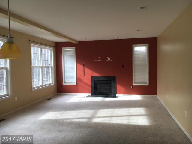2158 Crest Cir