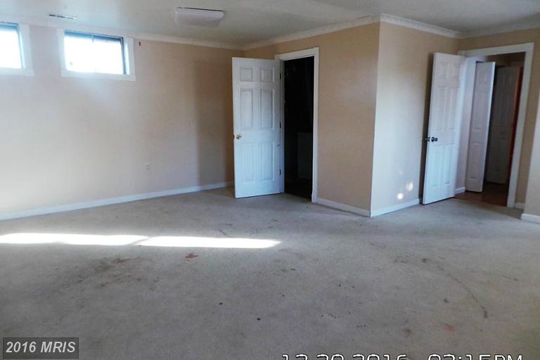 6202 Gothic Ln