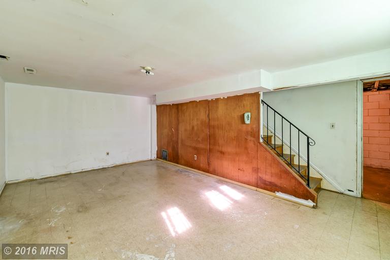 827 Carrington Ave