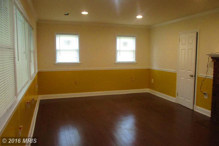 3200 Carlton Ave Temple Hills, MD 20748