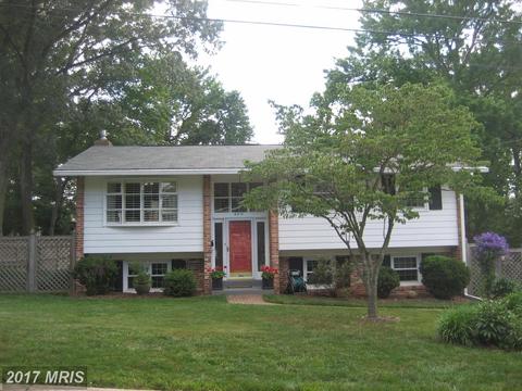 7924 Lakecrest Dr