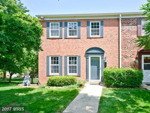 7924 Lakecrest Dr