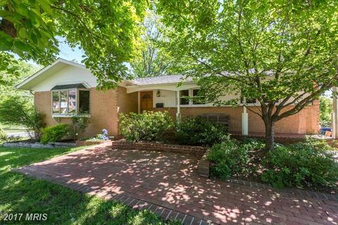 9625 Singleton Dr