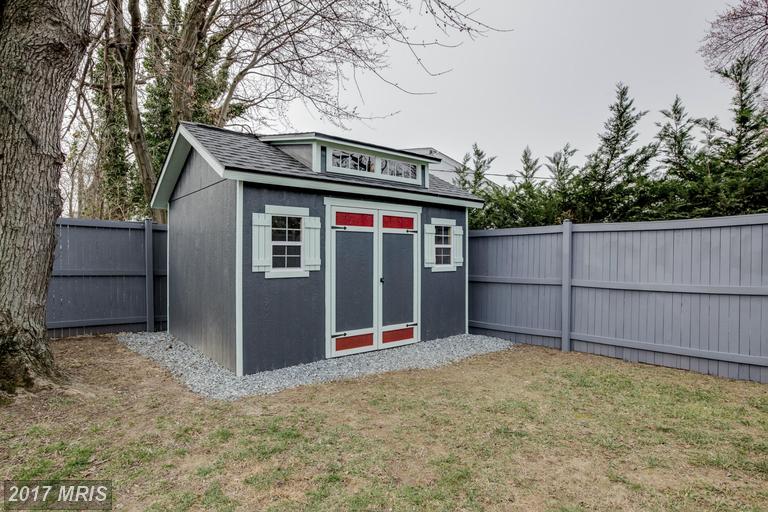24 Courthouse Sq #208