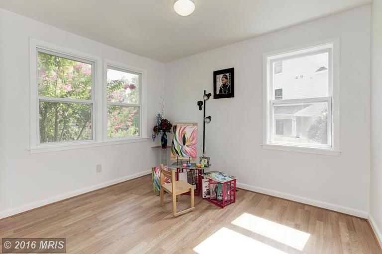 1202 Highwood Rd