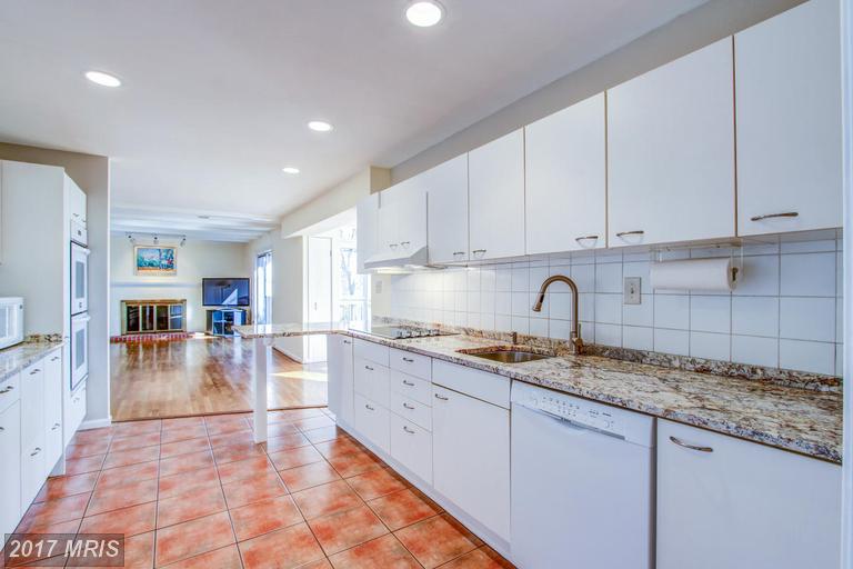 5841 Tudor Ln