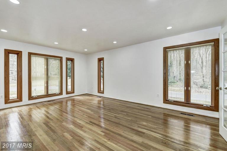 11204 Deborah Dr