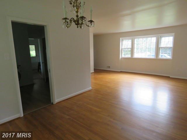 901 Willowleaf Way