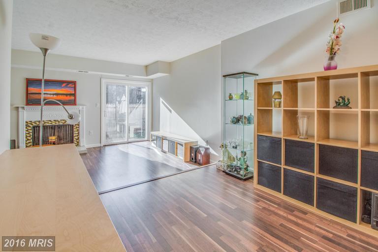 836 Quince Orchard Blvd #202