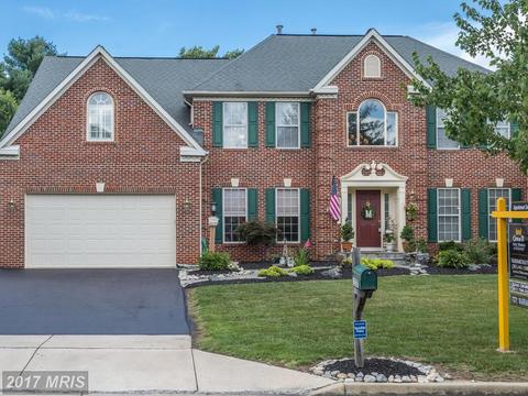 13 Triple Crown Ct