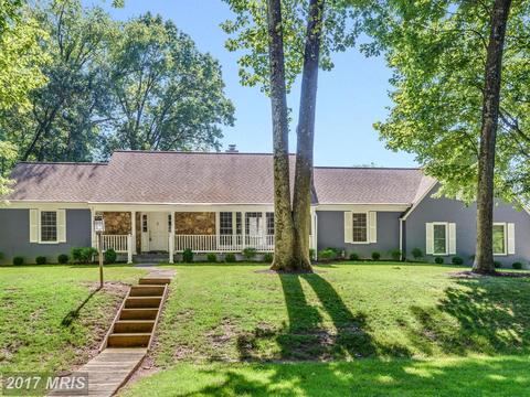 13 Triple Crown Ct