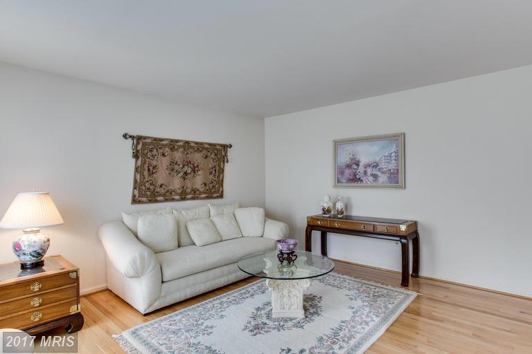 21140 Woodfield Rd