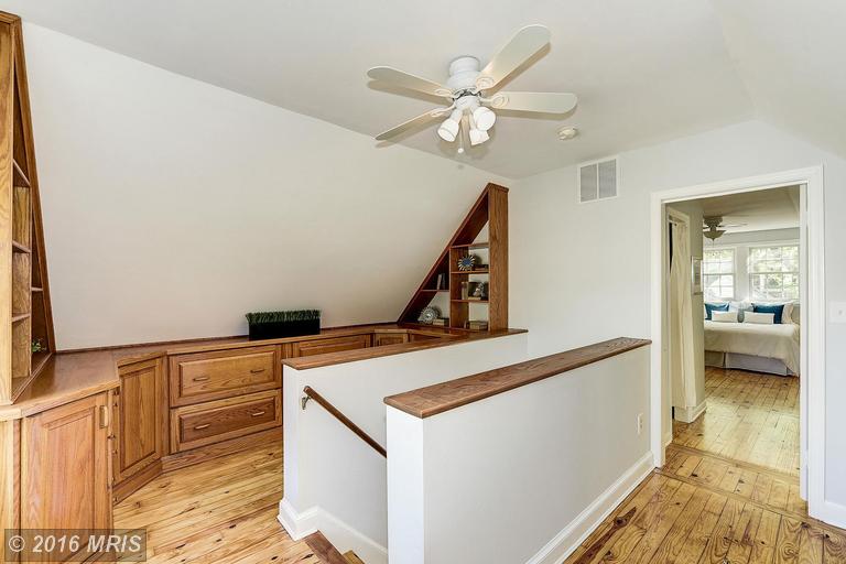 305 Hillmoor Dr