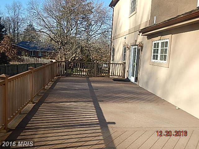 206 Lexington Dr