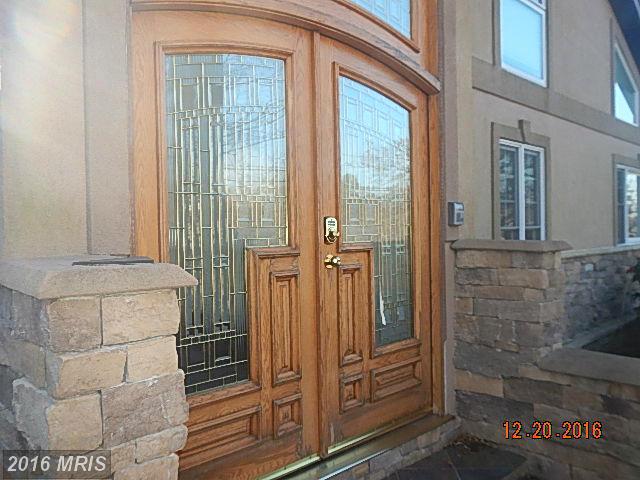 206 Lexington Dr