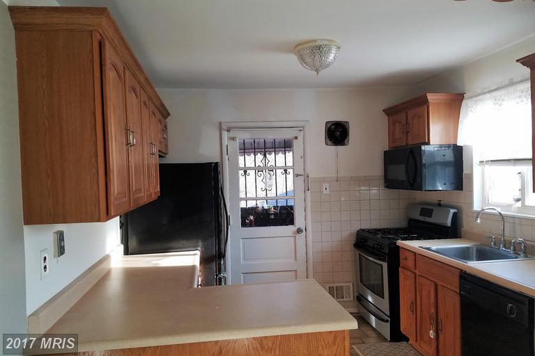 2704 Woodedge Rd