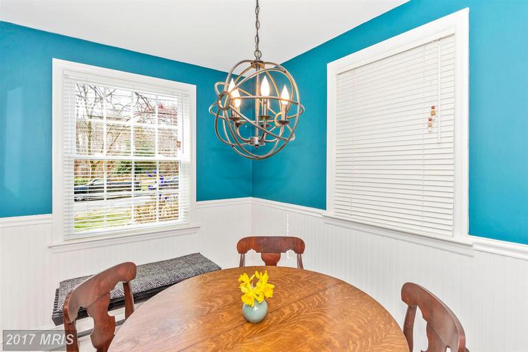 15 Underwood Pl NE