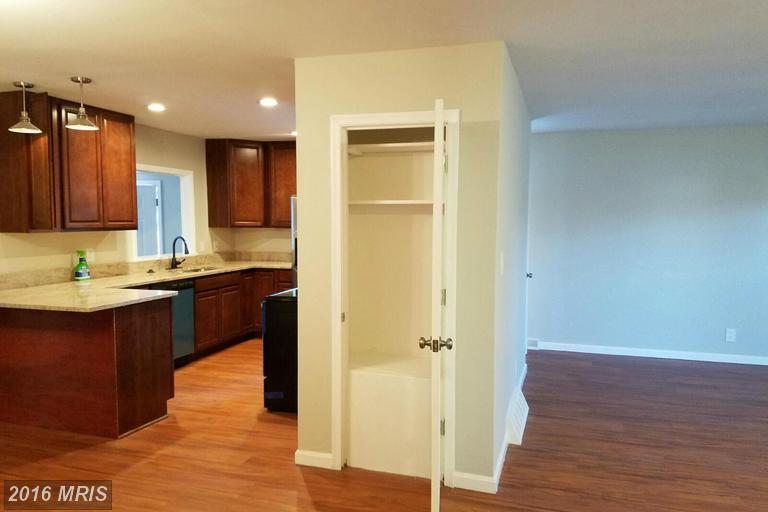 211 Glen View Ter