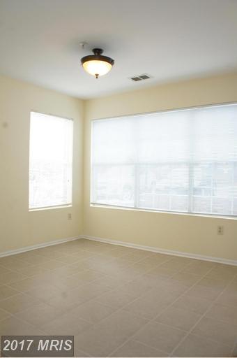 1006 Markham Ct #15