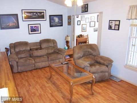 1002 Jessicas Ct #J