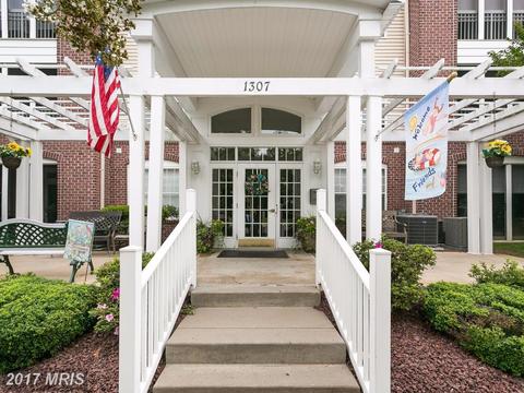 404 Harrison Ct #1