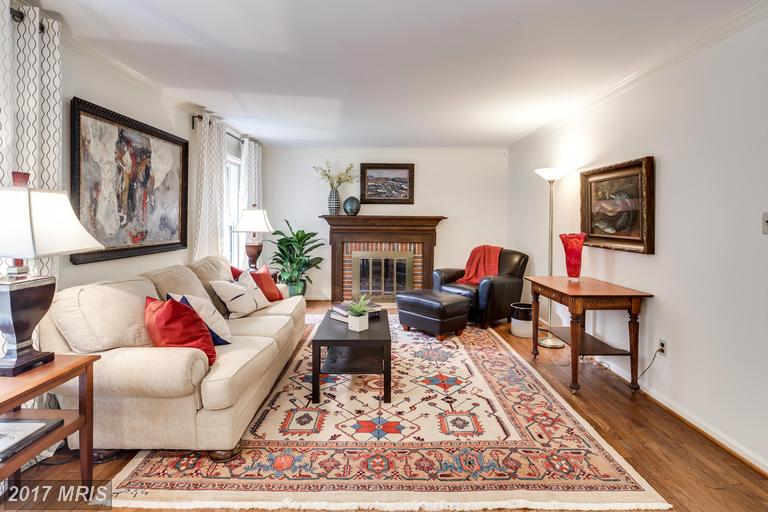 11376 Old Hopkins Rd