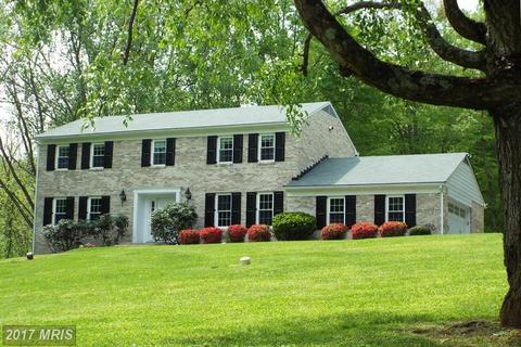 8 Hunt Farms Ct
