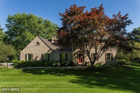 8 Hunt Farms Ct